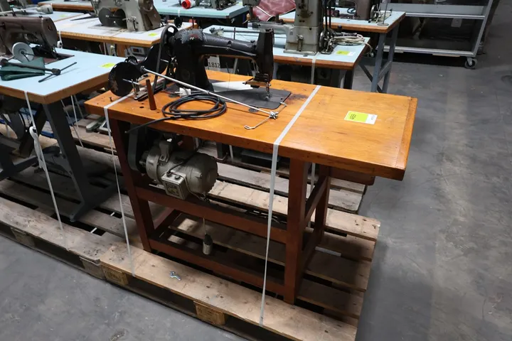 Pfaff Industrienähmaschine ohne Palette
